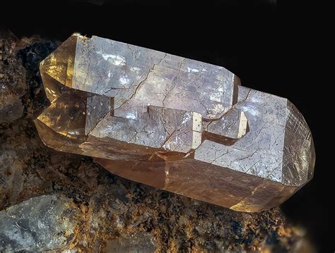  Xenotime: O Mineral Misterioso para Aplicações de Alta Tecnologia e Catálise Avançada!